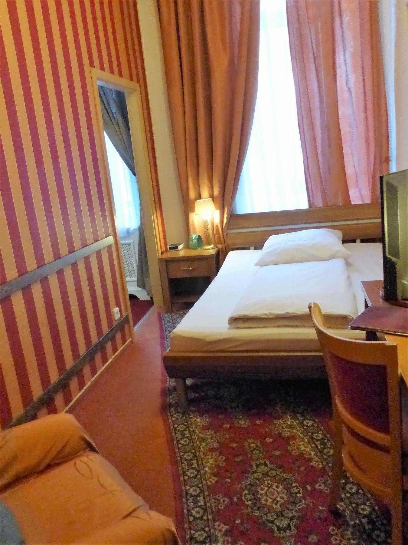 Hotel Pension Savoy near Kurfürstendamm Berlín Exterior foto
